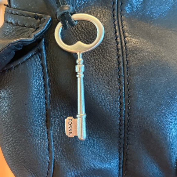 Fossil Black Pebbled Leather Shoulder Bag Medium Size 75082 With Fossil Key - Picture 3 of 16